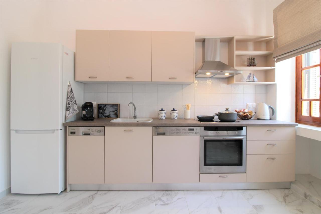 Plaka Philoxenia Apartments Kültér fotó